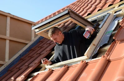 Pose de fenêtres de toit Velux à Crosmières